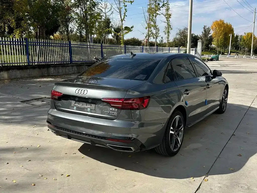 Audi A4L 2023 из CN, фото 4