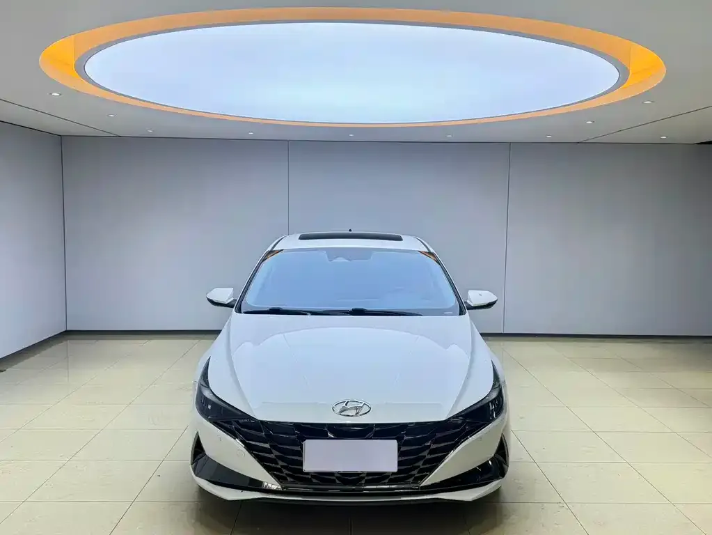 Hyundai Elantra — фото 4