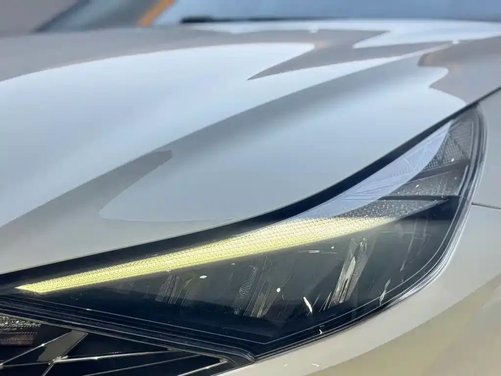 Hyundai Elantra — фото 9