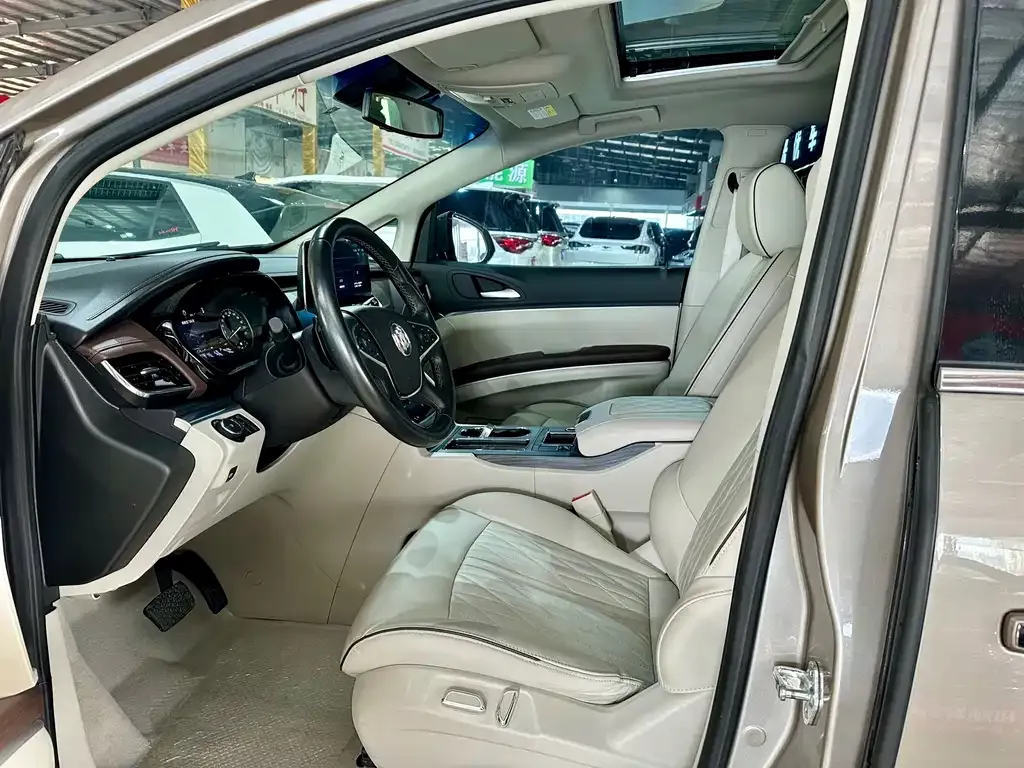 Buick GL8 2022 из CN, фото 7