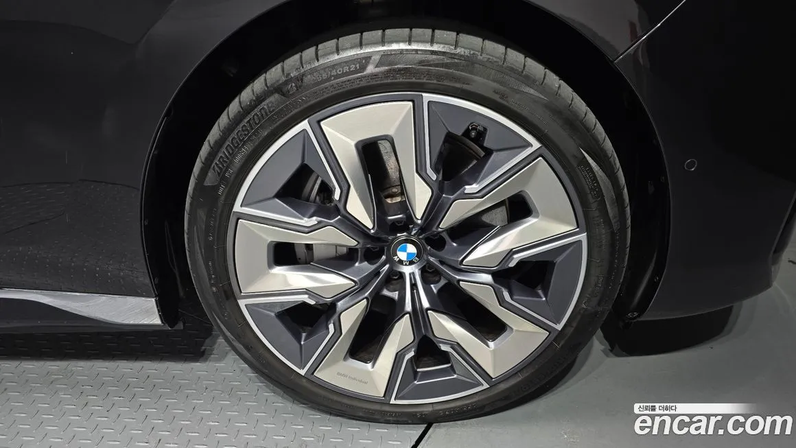 BMW i7 2023 из KR, фото 5