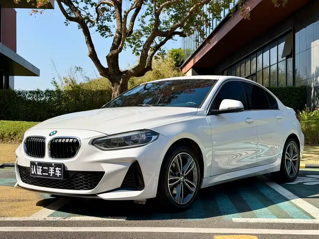 BMW 1 Series 2023 из CN, фото 1