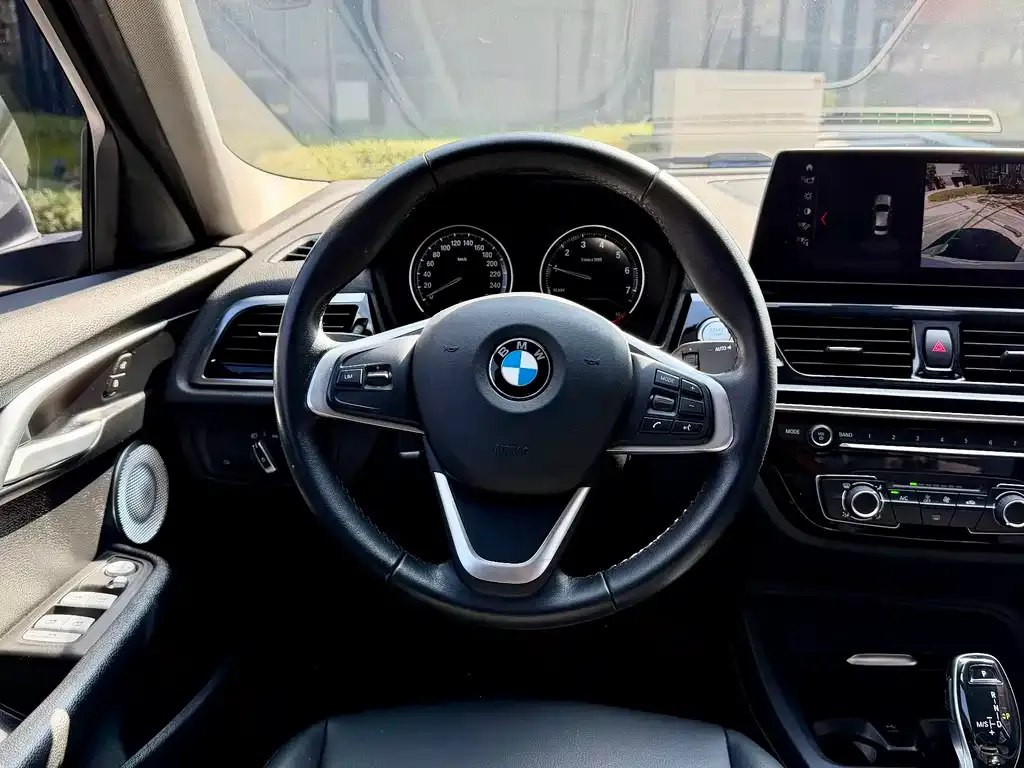 BMW 1 Series 2023 из CN, фото 3