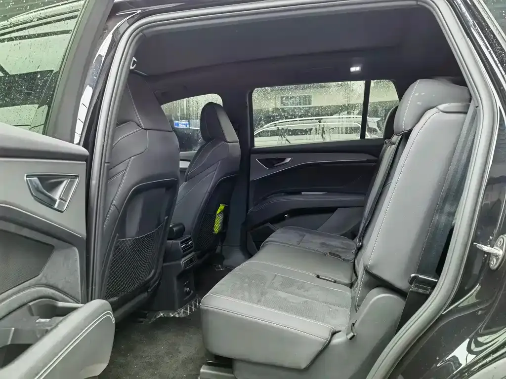 Audi Q5 e-tron 2024 из CN, фото 10