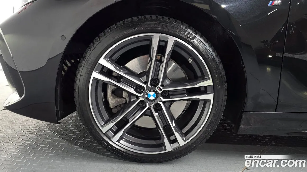 BMW 1-Series 2024 из KR, фото 6