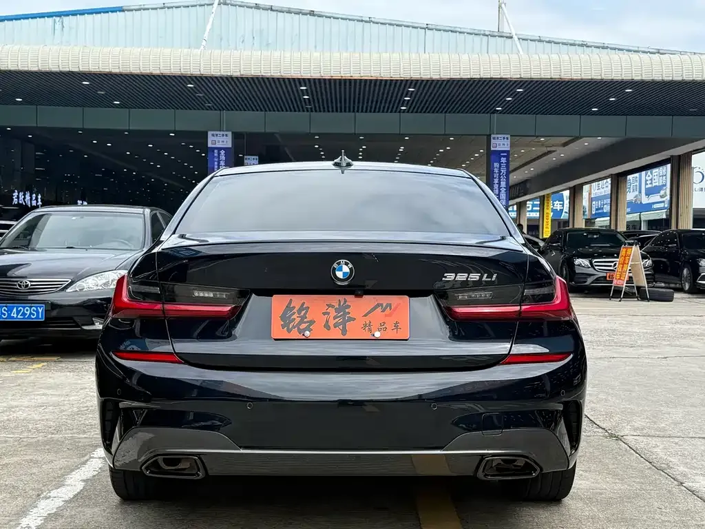 BMW 3 Series 2021 из CN, фото 2