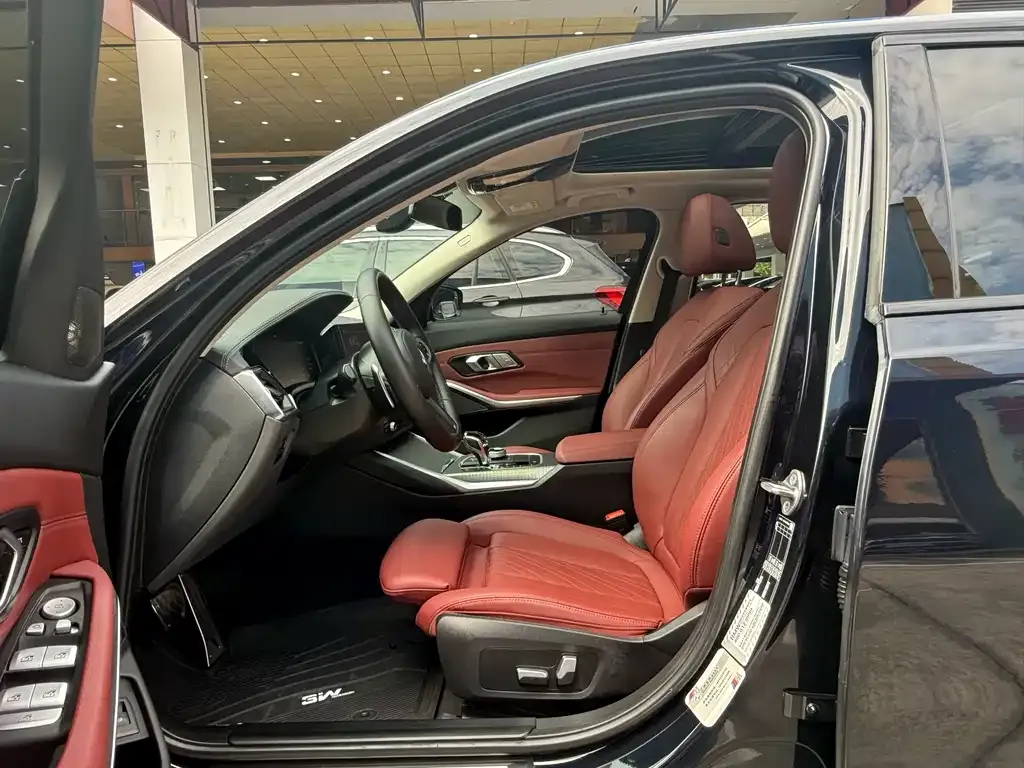 BMW 3 Series 2021 из CN, фото 9
