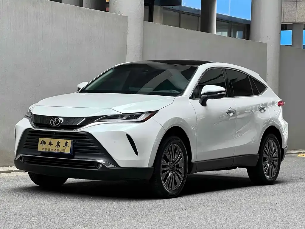 Toyota Harrier — фото 1
