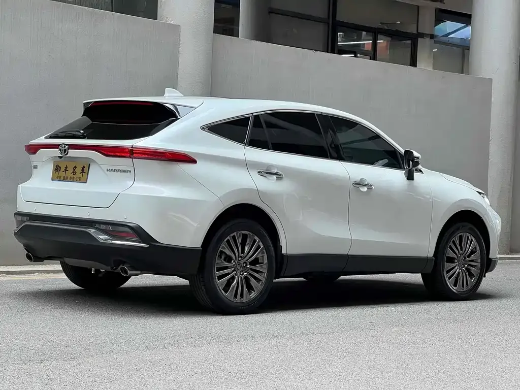 Toyota Harrier — фото 8