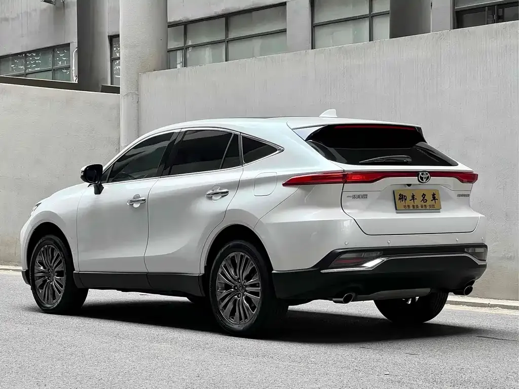 Toyota Harrier — фото 6