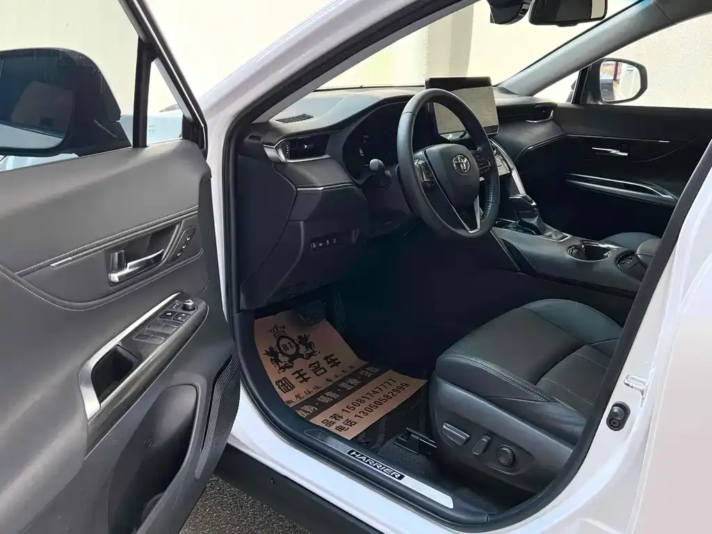 Toyota Harrier — фото 2