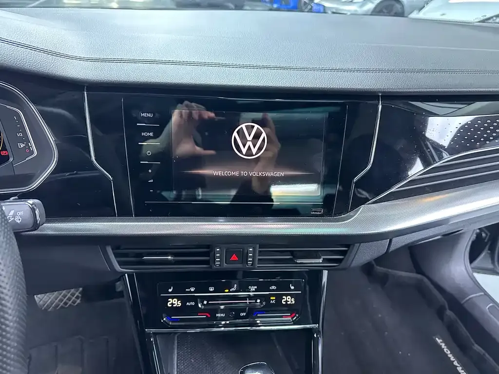 Volkswagen Passat 2022 из CN, фото 3