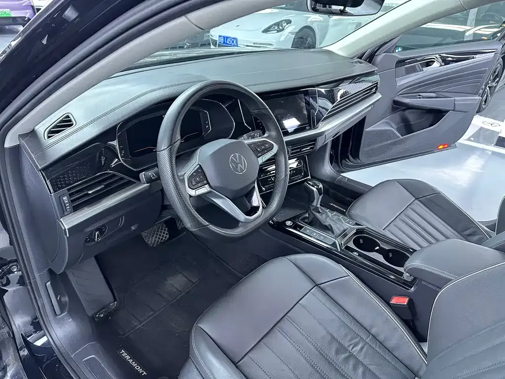 Volkswagen Passat 2022 из CN, фото 4