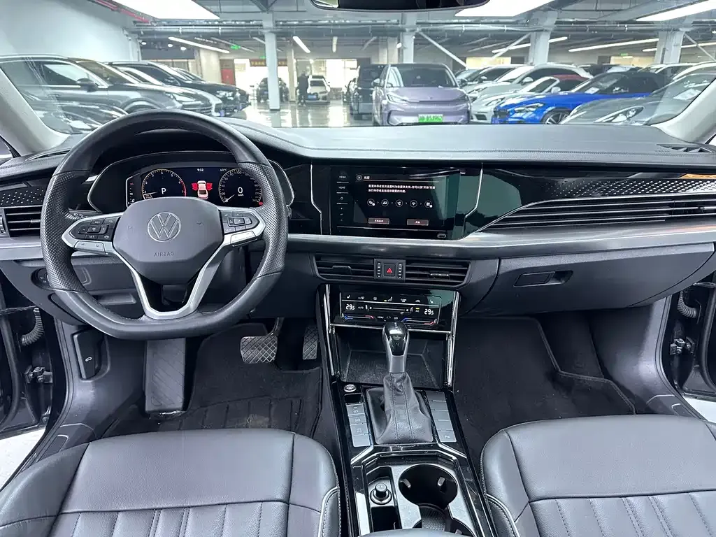 Volkswagen Passat 2022 из CN, фото 6