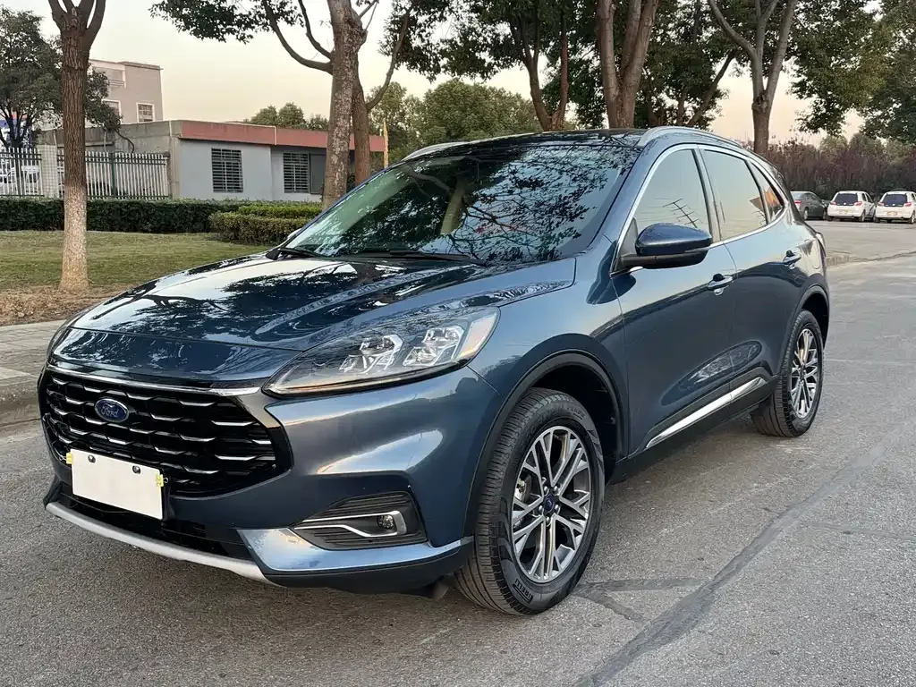 Ford Escape 2023 из CN, фото 1