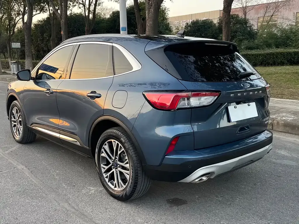 Ford Escape 2023 из CN, фото 6