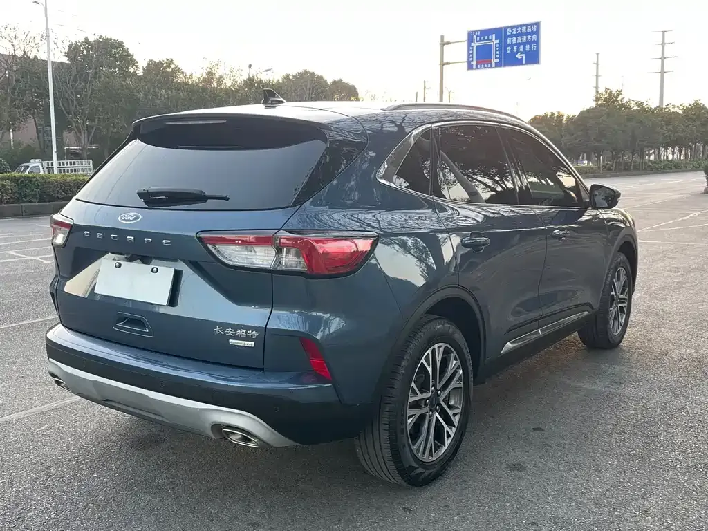 Ford Escape 2023 из CN, фото 4