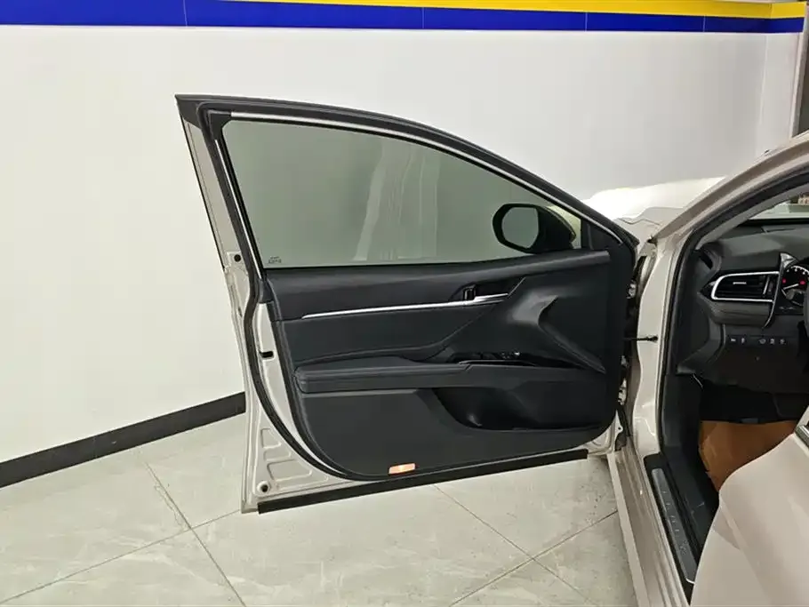 Toyota Camry 2021 из CN, фото 7