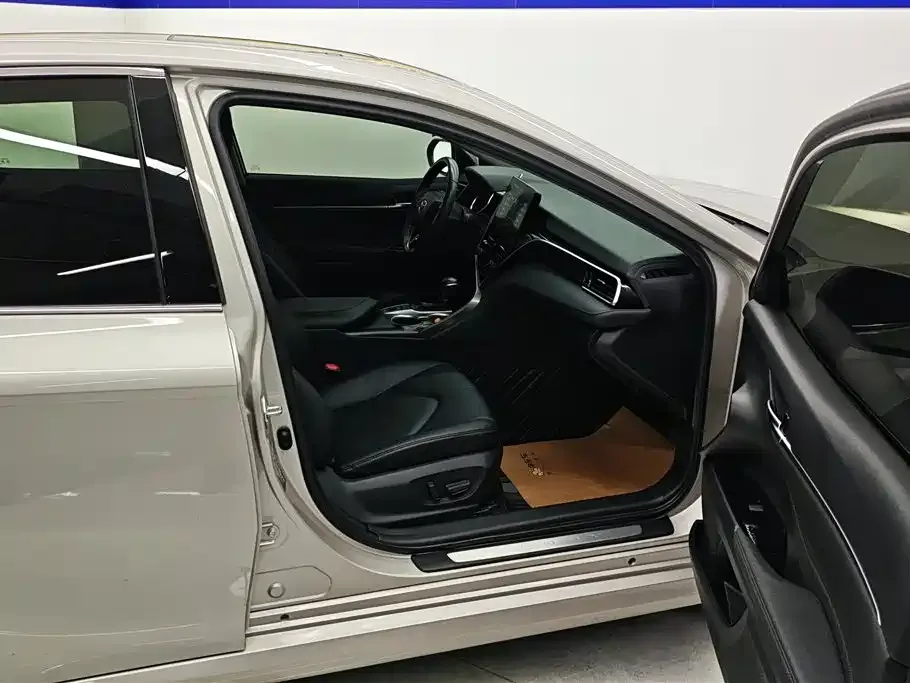 Toyota Camry 2021 из CN, фото 8
