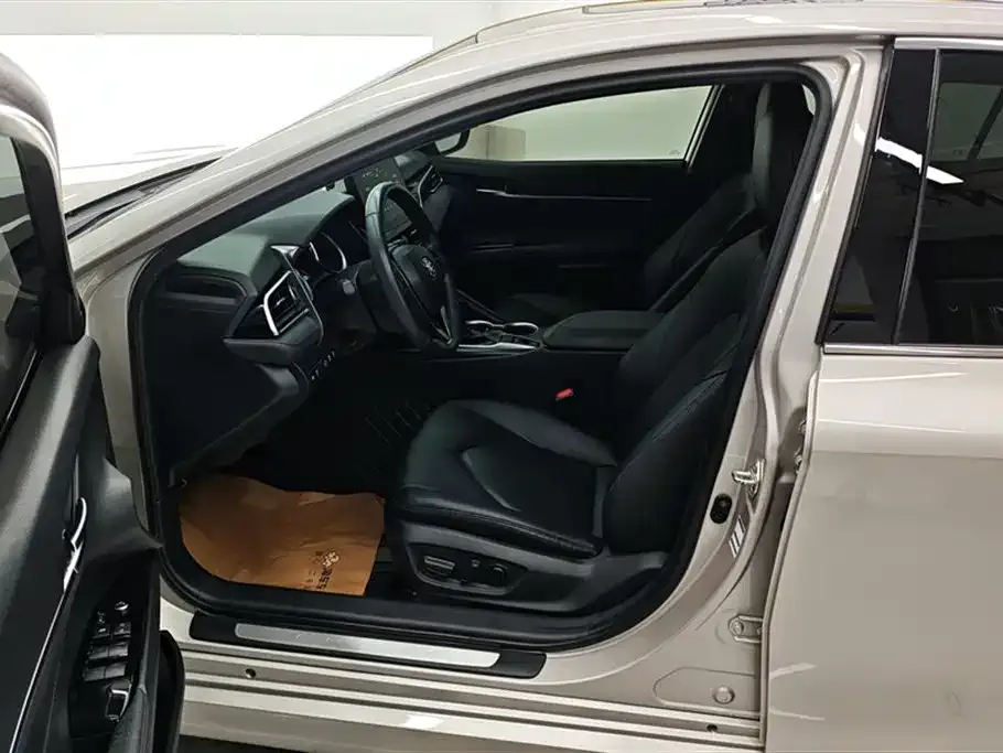 Toyota Camry 2021 из CN, фото 9