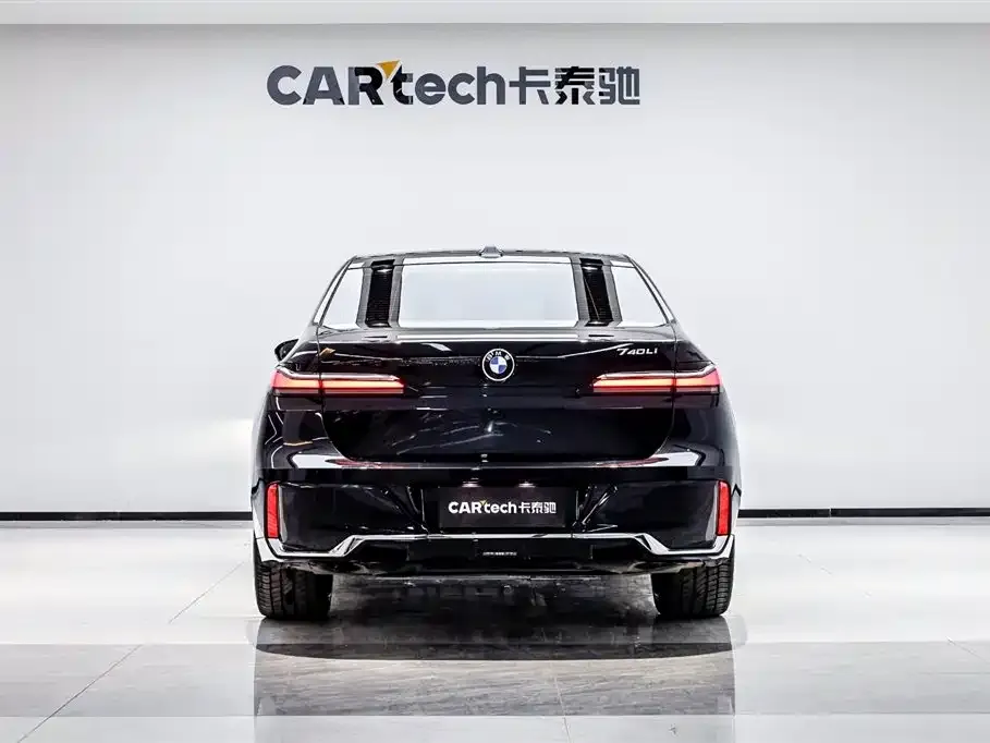 BMW 7 Series 2023 из CN, фото 7