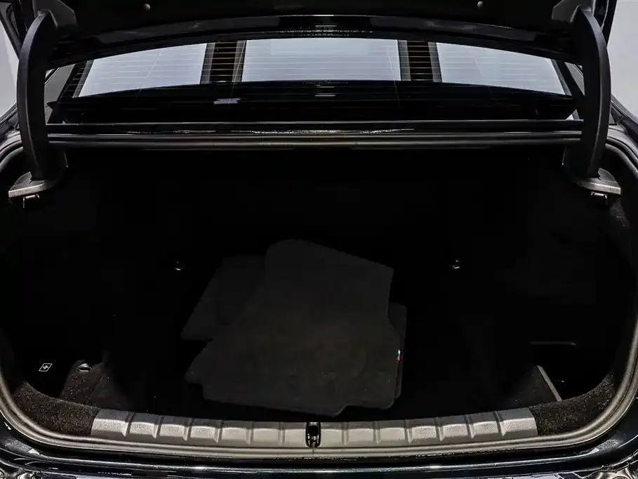 BMW 7 Series 2023 из CN, фото 6