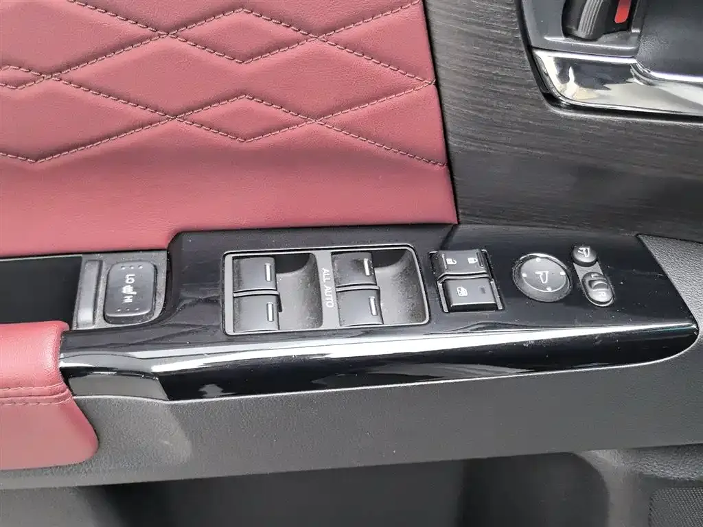 Honda Elysion 2023 из CN, фото 9