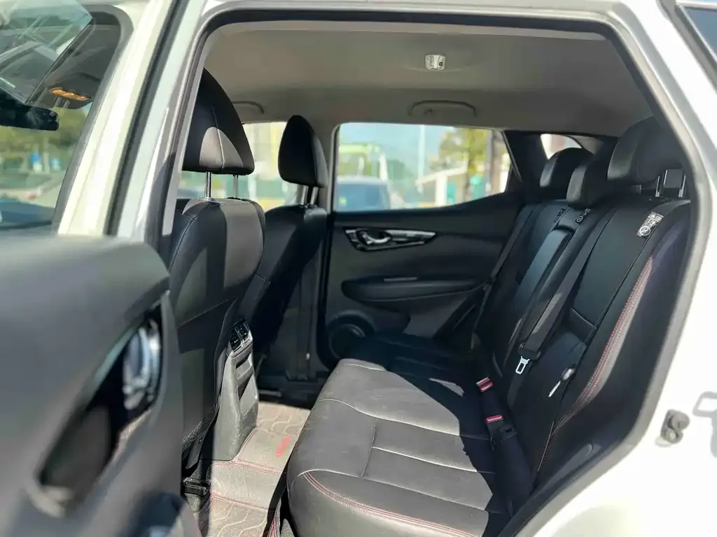 Nissan Qashqai 2022 из CN, фото 2