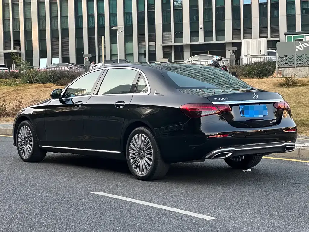 Mercedes-Benz E-Class 2023 из CN, фото 3