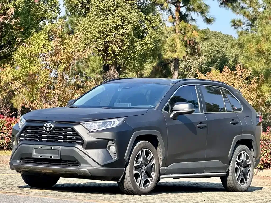 Toyota RAV4 2022 из CN, фото 1