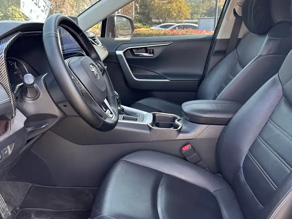Toyota RAV4 2022 из CN, фото 4
