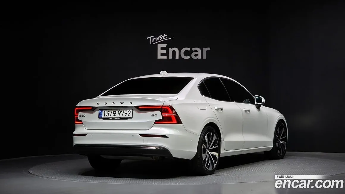 Volvo S60 2024 из KR, фото 2