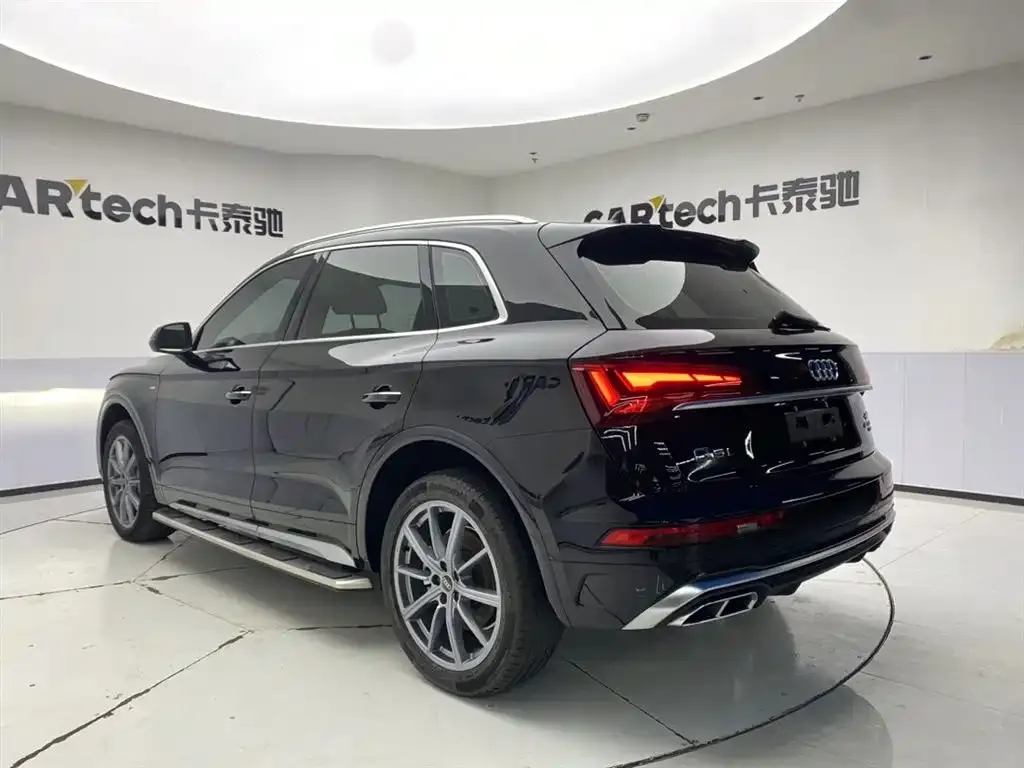 Audi Q5L — фото 5