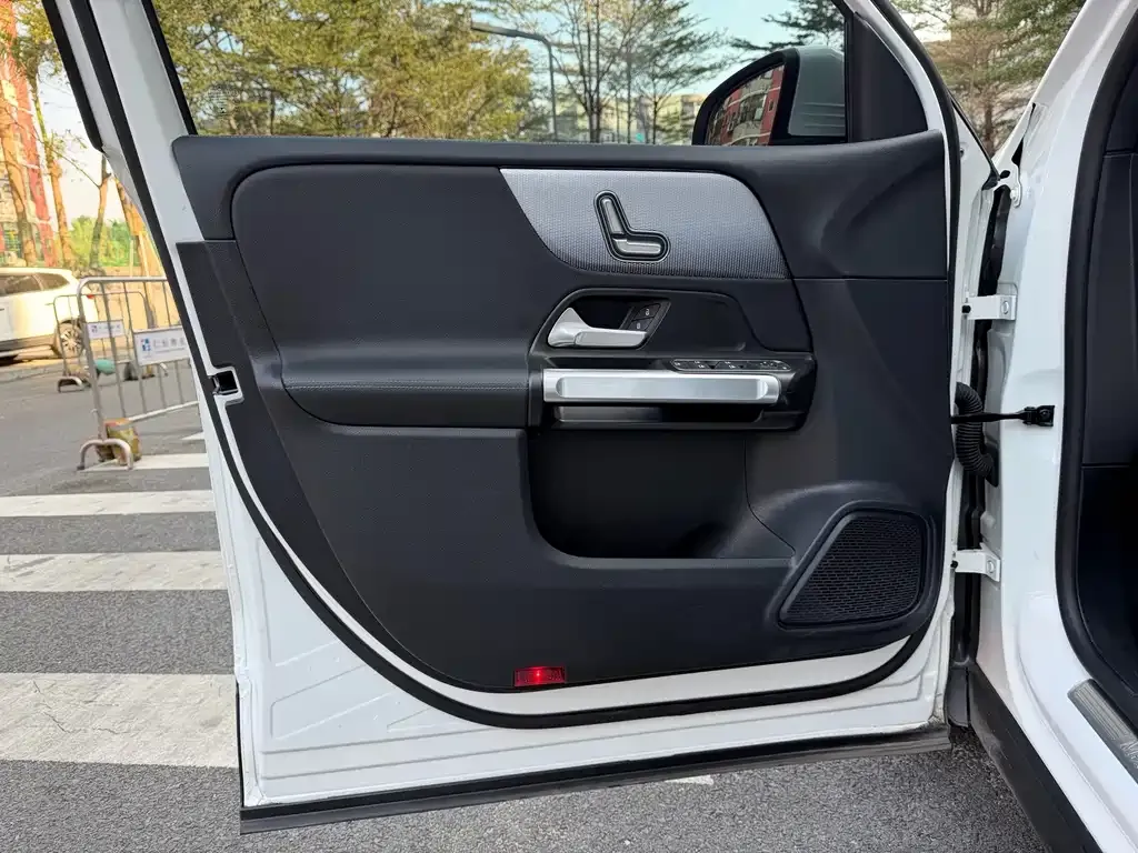 Mercedes-Benz GLB 2023 из CN, фото 4