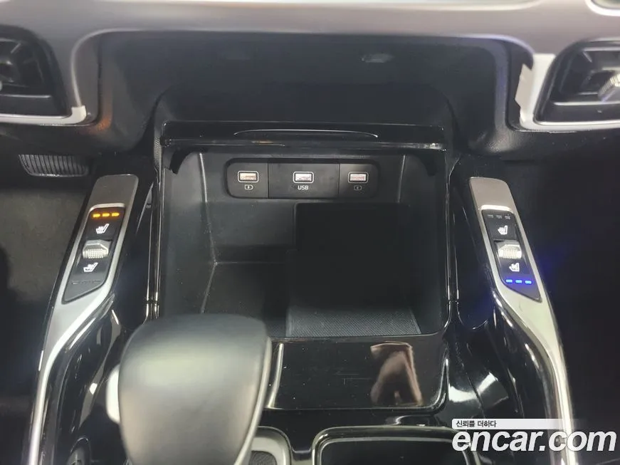 Kia Sorento — фото 8