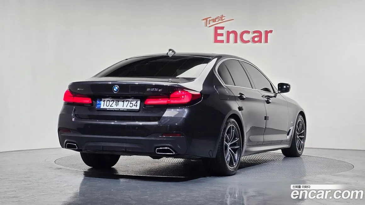 BMW 5-Series 2023 из KR, фото 2