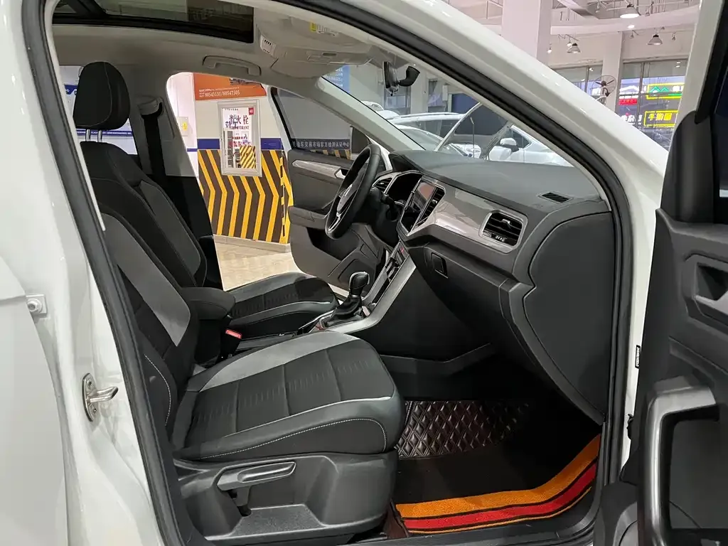 Volkswagen T-Roc 2022 из CN, фото 10