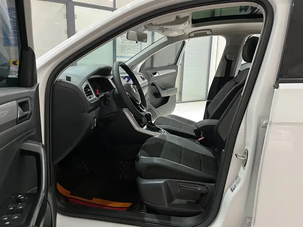 Volkswagen T-Roc 2022 из CN, фото 4