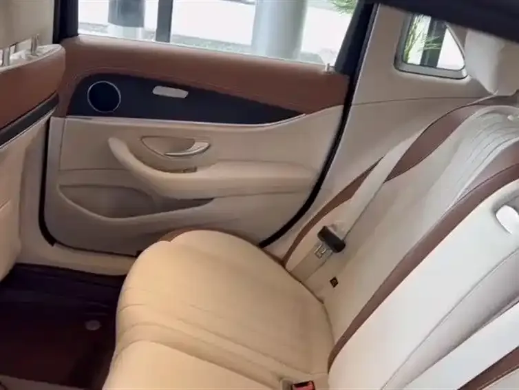 Mercedes-Benz E-Class 2023 из CN, фото 2