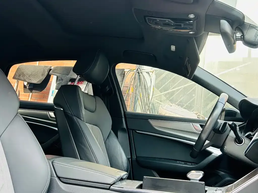 Audi A6L 2023 из CN, фото 3