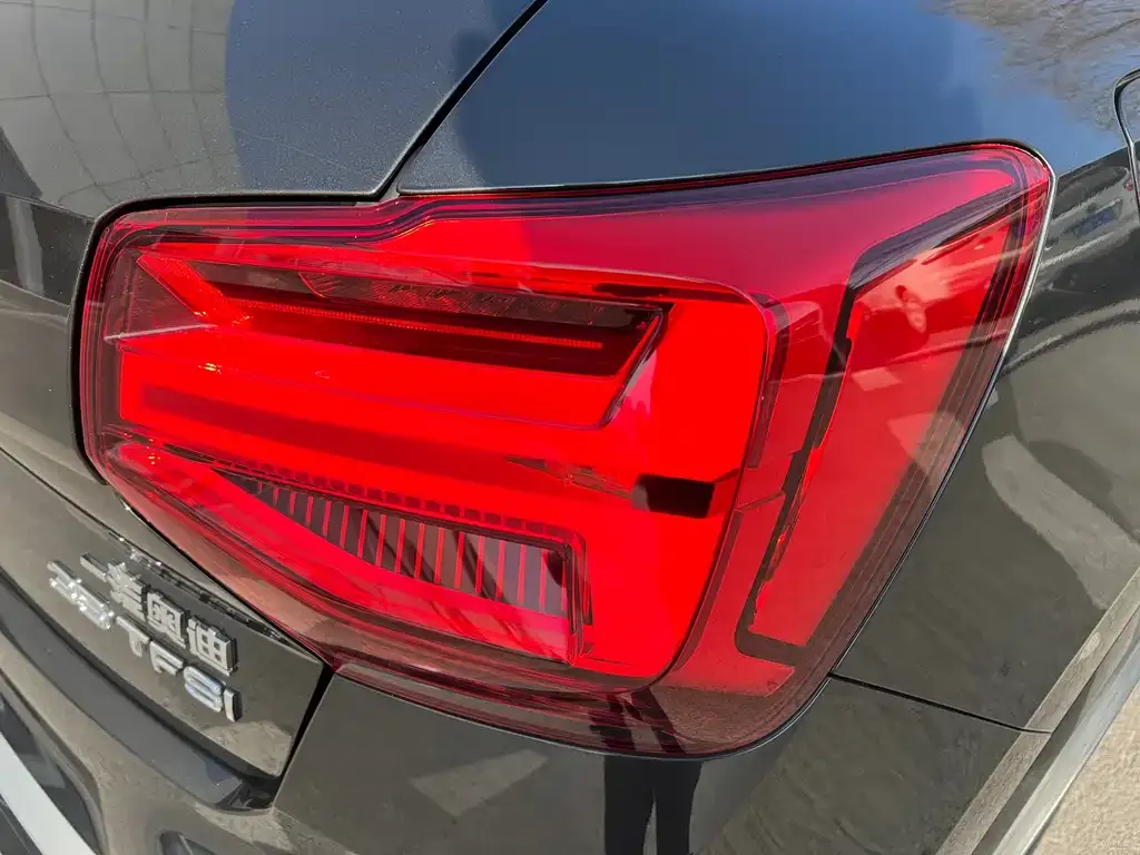 Audi Q2L 2024 из CN, фото 4