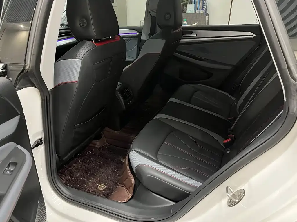 Volkswagen Lamando 2023 из CN, фото 2