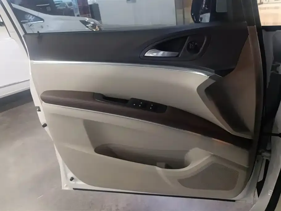Buick GL8 2022 из CN, фото 7