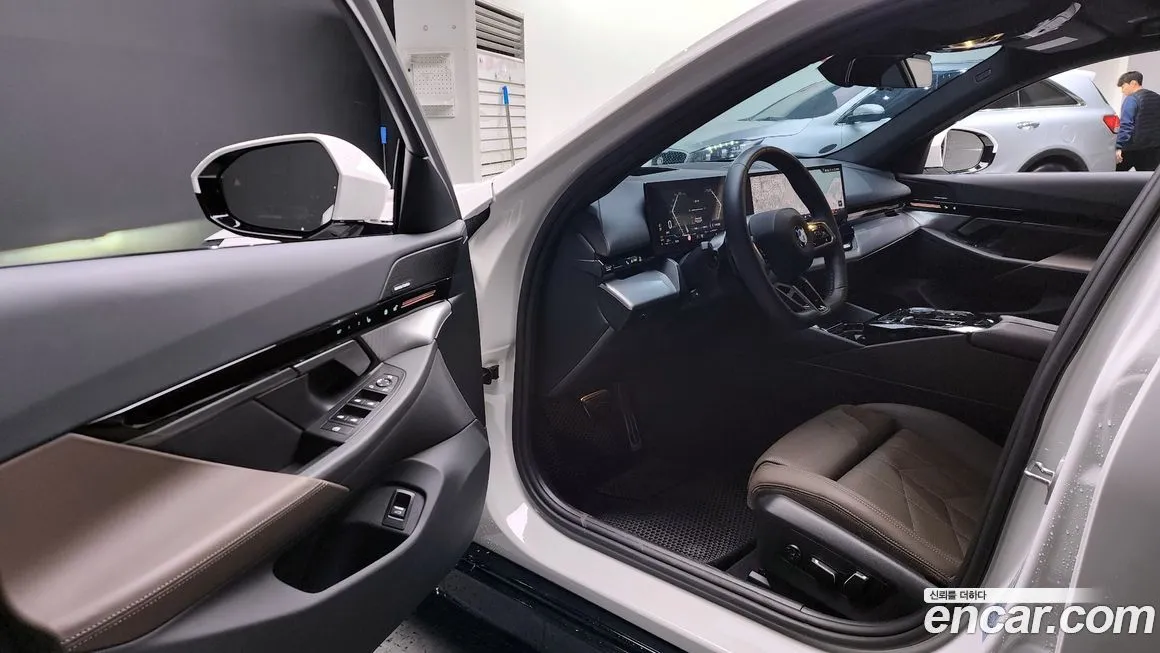 BMW 5-Series 2024 из KR, фото 6