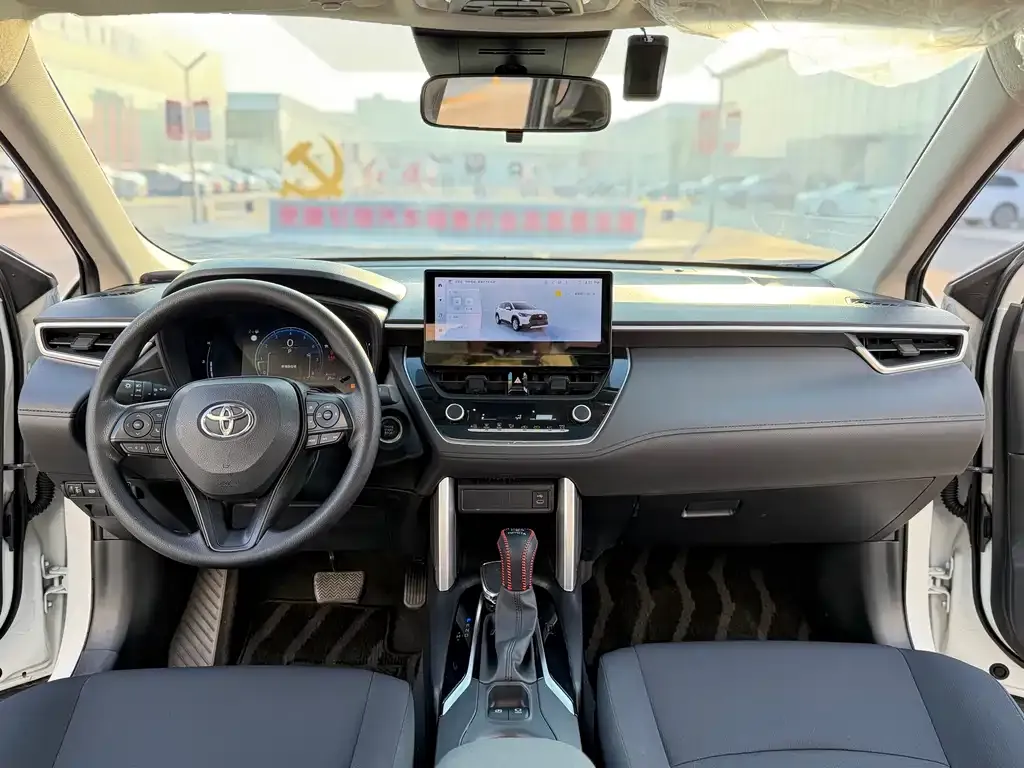 Toyota Corolla Cross 2023 из CN, фото 9