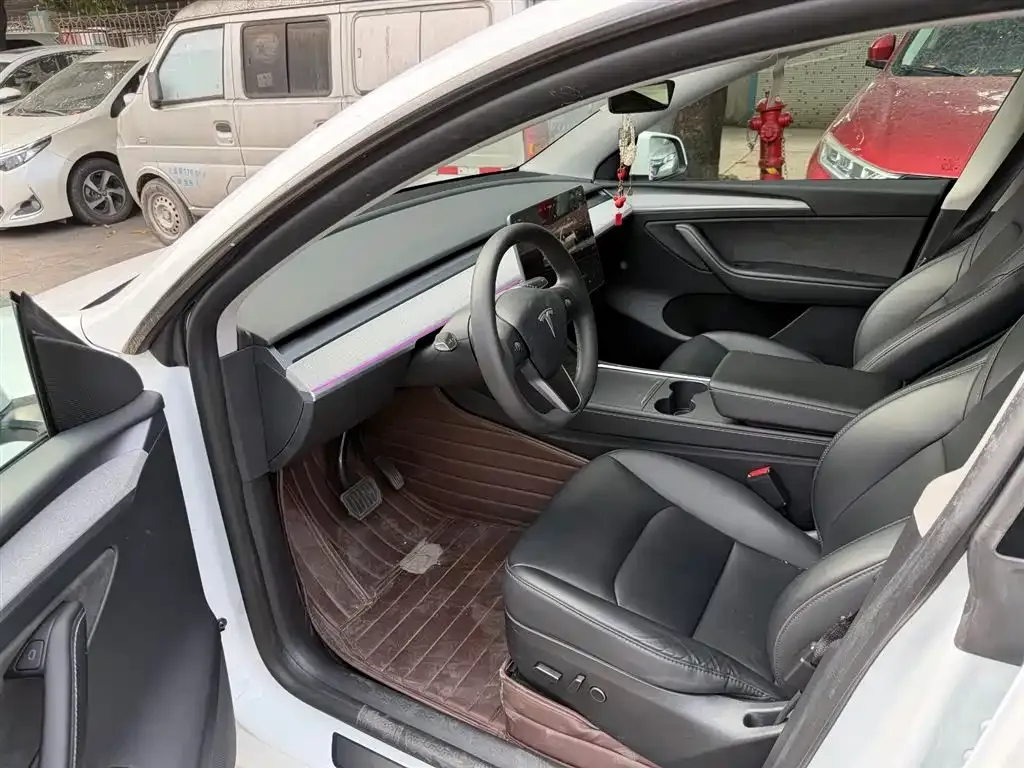 Tesla Model Y 2024 из CN, фото 4