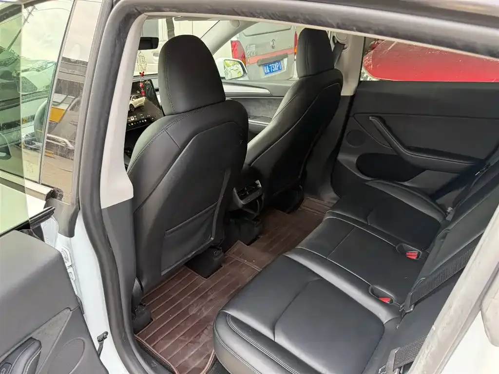 Tesla Model Y 2024 из CN, фото 8