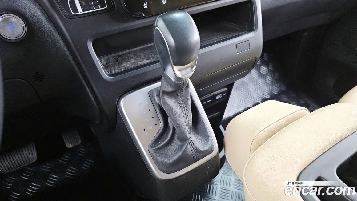 Hyundai Staria 2023 из KR, фото 3