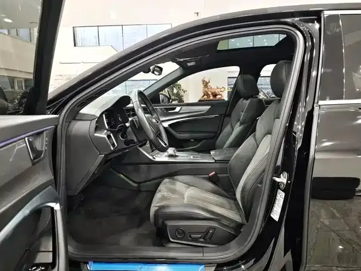 Audi A6L 2021 из CN, фото 5