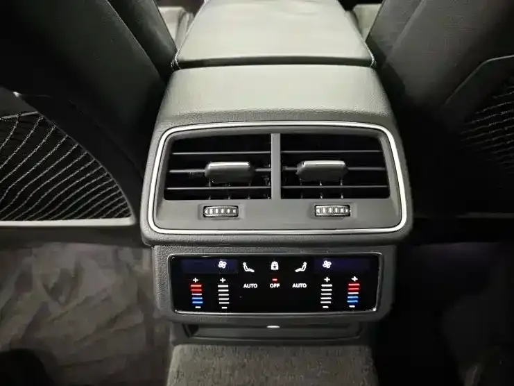 Audi A6L 2021 из CN, фото 2